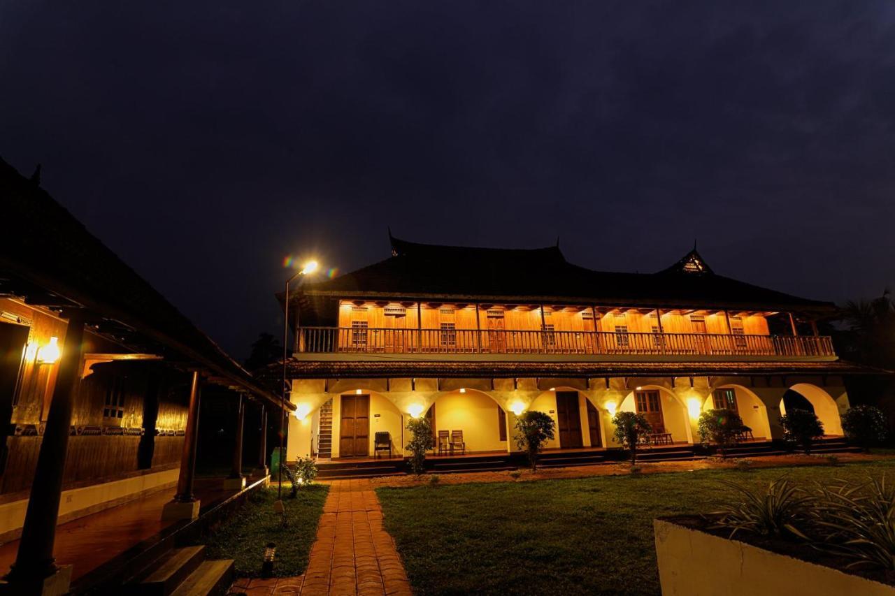 Kumarakom Heritage Resort Kottayam Exterior photo