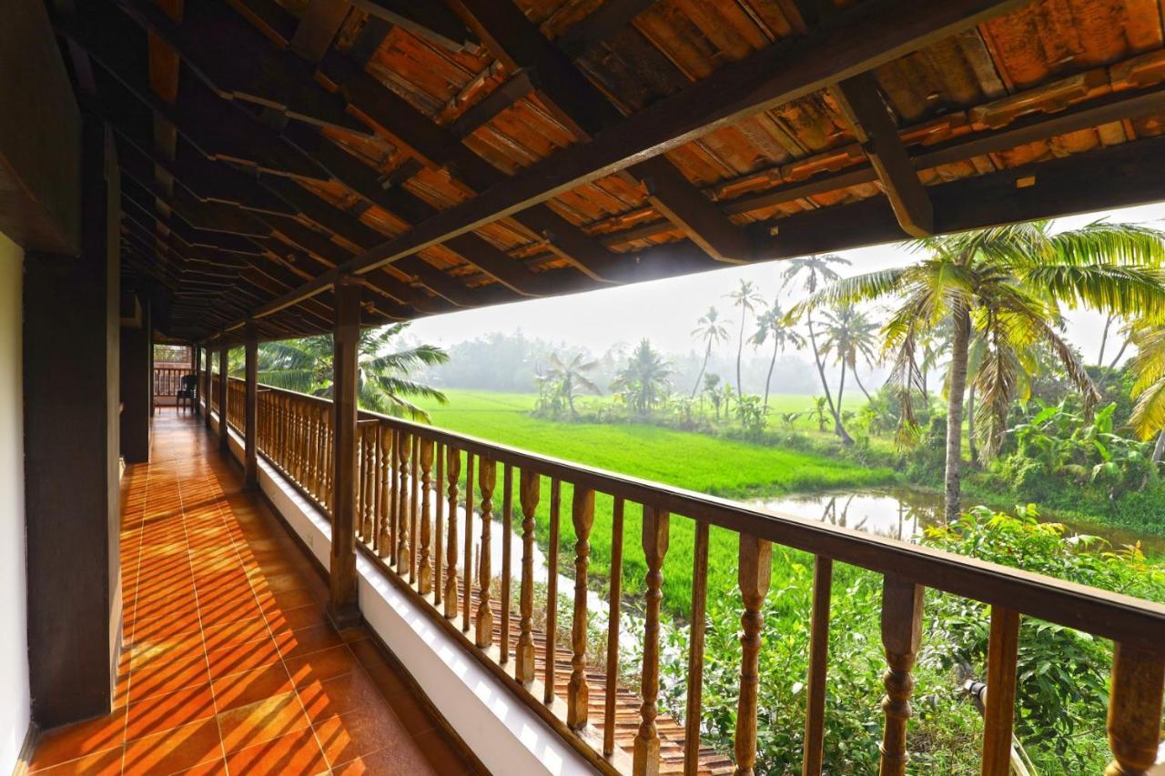 Kumarakom Heritage Resort Kottayam Exterior photo