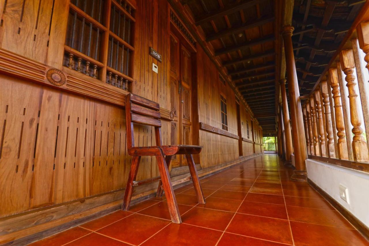 Kumarakom Heritage Resort Kottayam Exterior photo