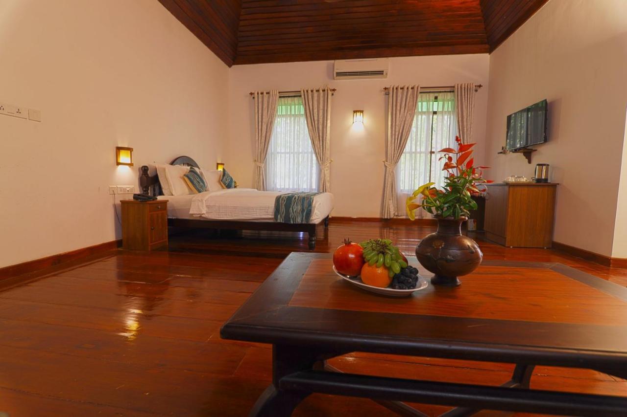 Kumarakom Heritage Resort Kottayam Exterior photo