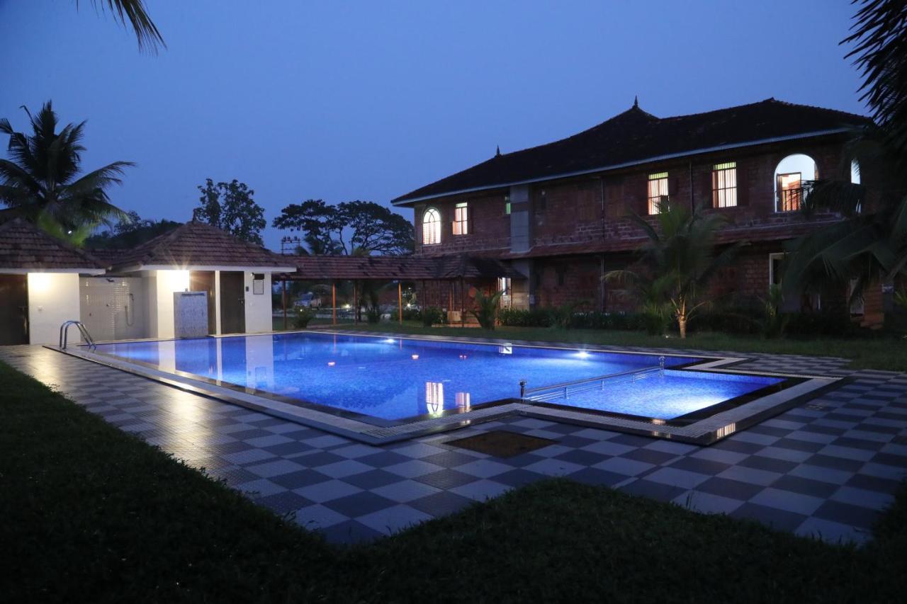 Kumarakom Heritage Resort Kottayam Exterior photo
