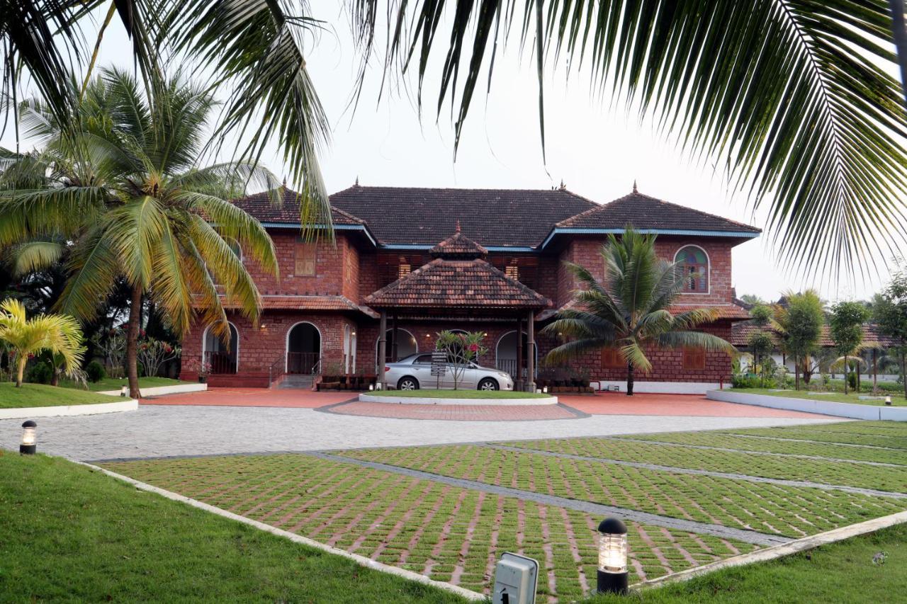 Kumarakom Heritage Resort Kottayam Exterior photo